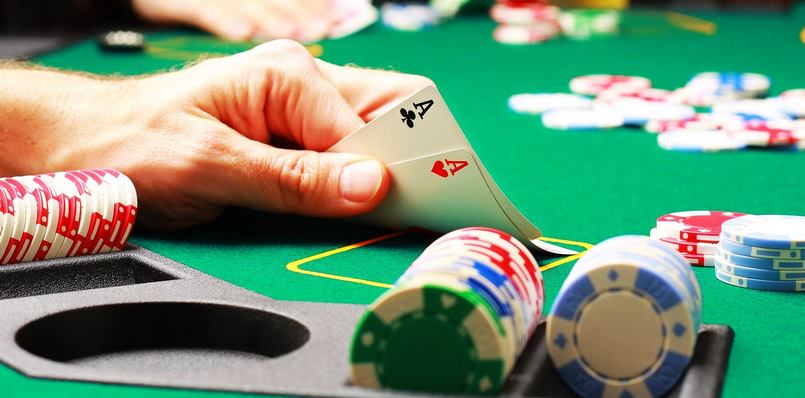 Bluff trong Poker khiến ván chơi thêm phần thú vị và phấn khích
