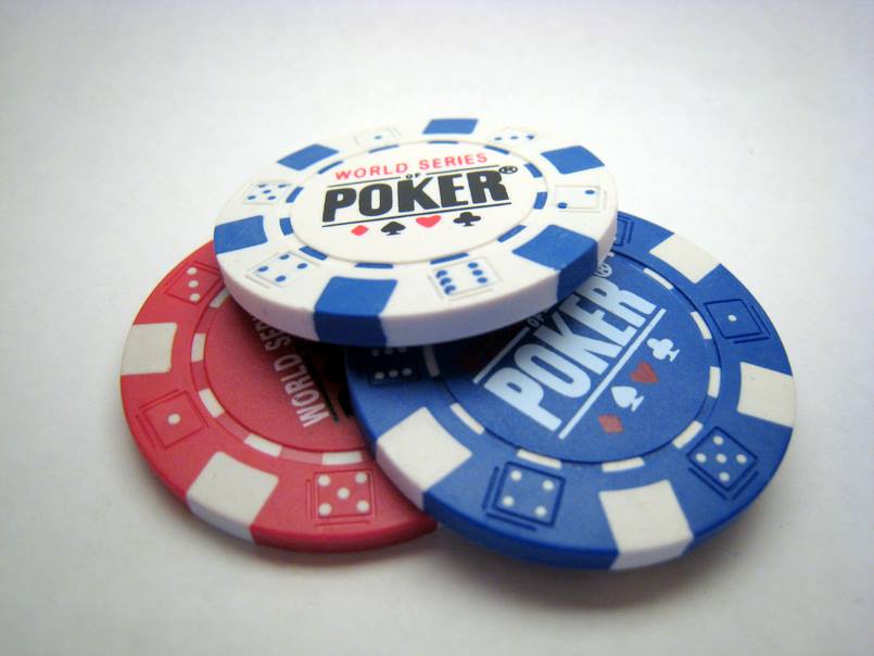 Thuật ngữ trong poker về cách chơi trên bàn cược